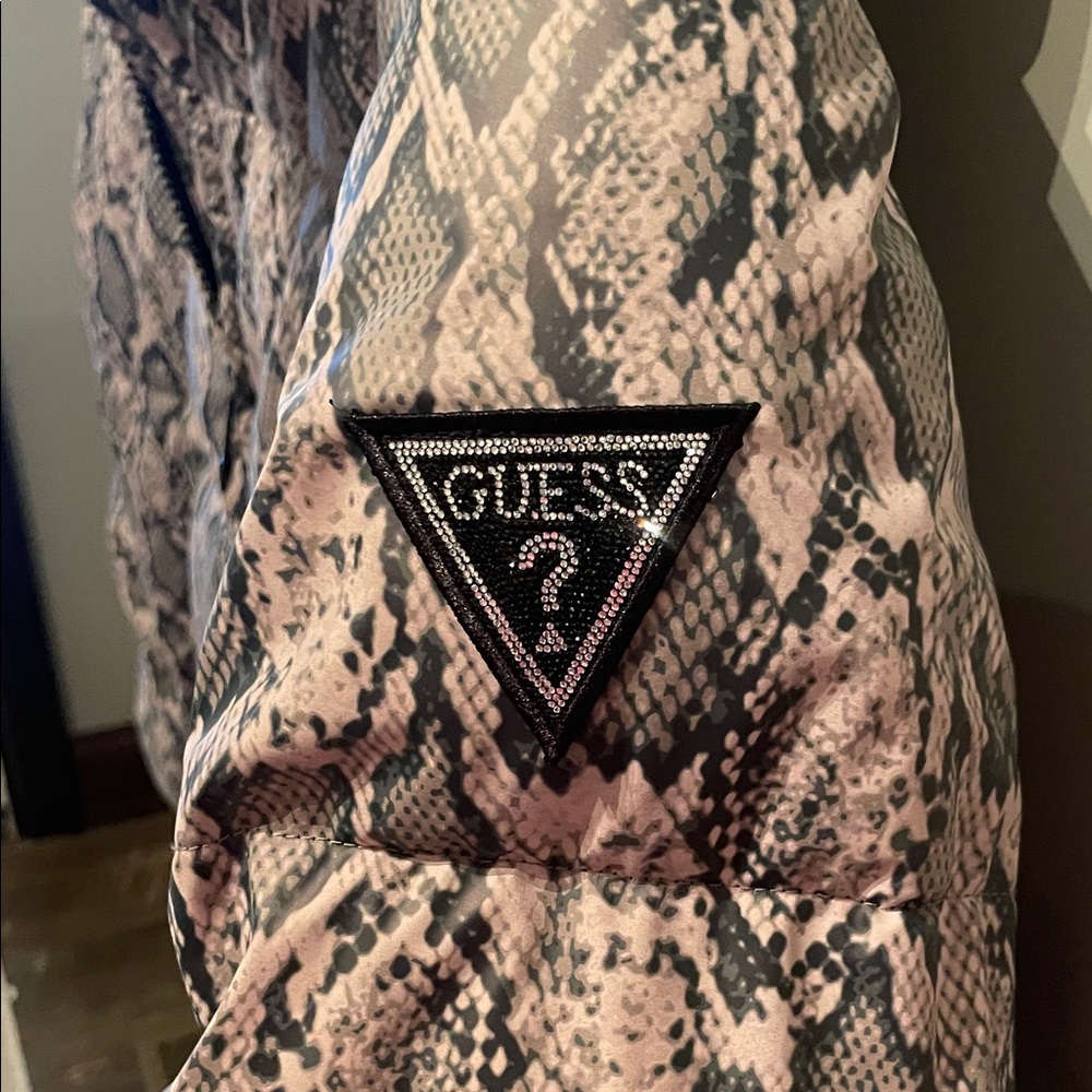 NWT GUESS Essie Gummy Animalier Puffer Jacket Size Large - Picture 5 of 14